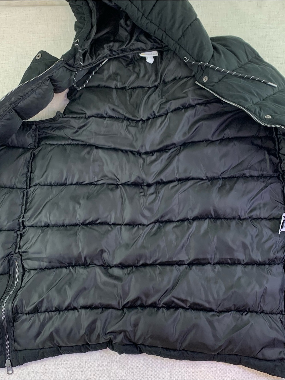 Zella women S long hooded puffer vest in black full zip quilted water resistant - Picture 14 of 16